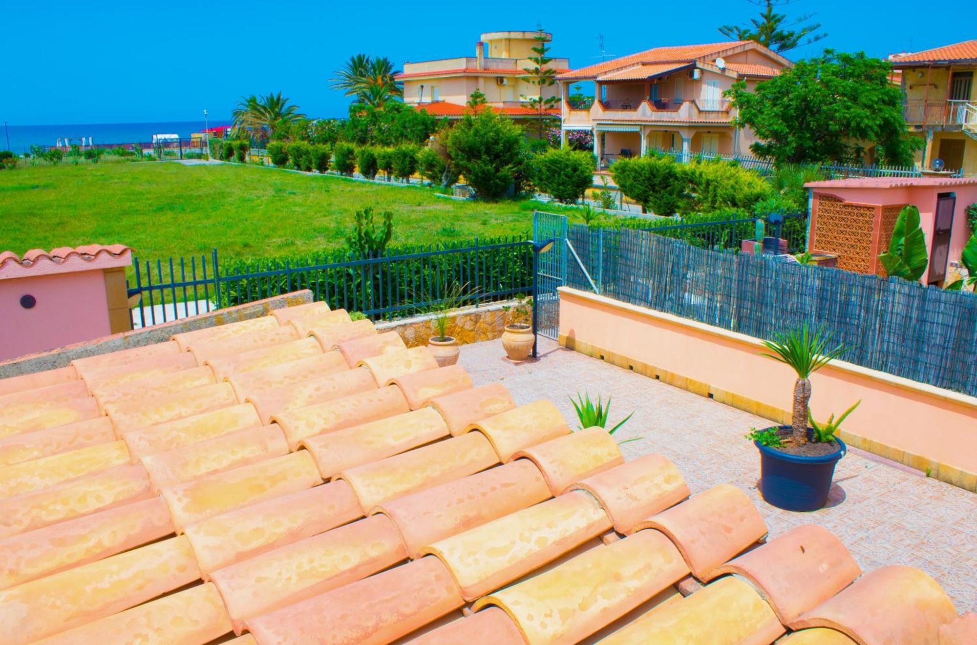 Costa Mediterranea Holiday Homes Campofelice Di Roccella Exterior foto
