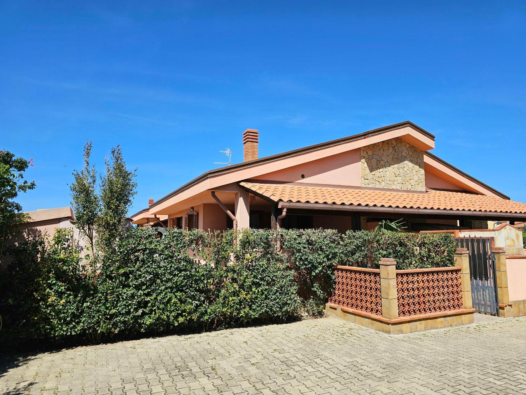 Costa Mediterranea Holiday Homes Campofelice Di Roccella Exterior foto